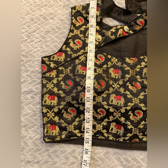 Gorgeous crafted Indian blouse/crop top for lehnga or saree - Picture 5 of 5